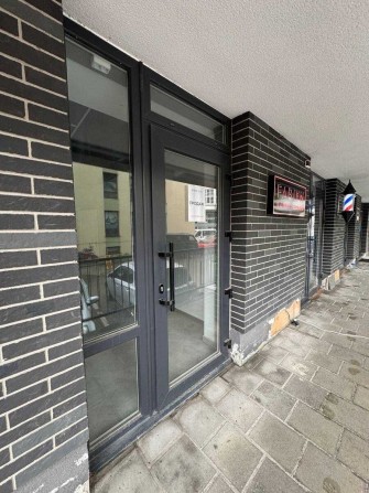 Продаж комерційного приміщення по Вул. Героїв Упа 73 з ремонтом. - фото 1