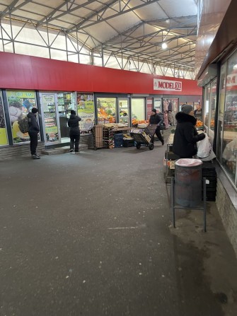 Продам, сдам торговое помещение на Новосалтовском рынке - фото 1