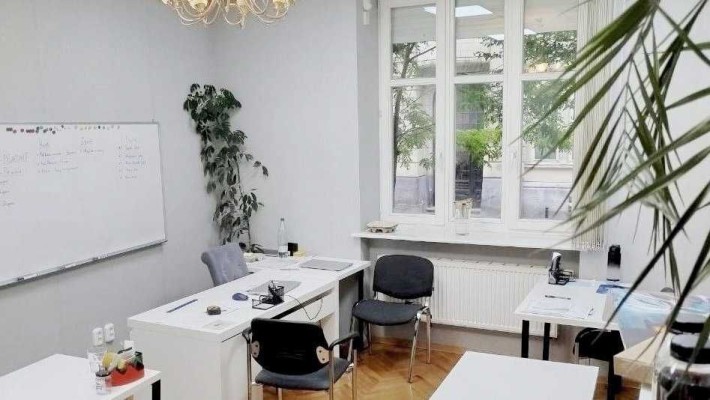 Продаж офісного приміщення 85 м2 в елітному Центрі Львова, вул.Стецька - фото 1