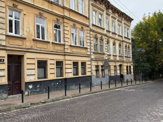 Продаж комерційного приміщення вул. Архипенка Львів