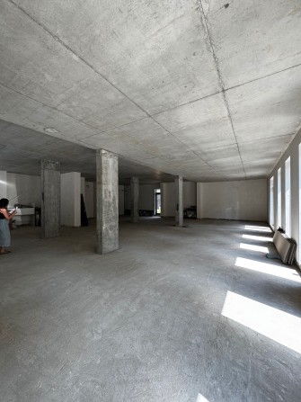 Продаж фасадного комерційного приміщення в новобудові на вул. Окружна - фото 1