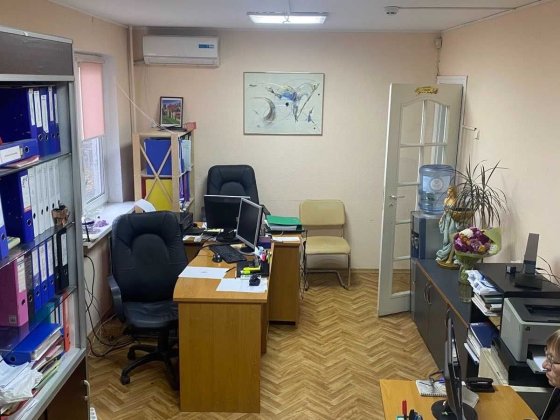 Нежилого помещения 45,5 м2 в жилом доме, ул. В. Липковского 3. Без %. Киев