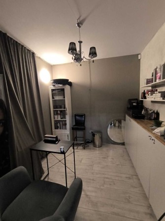 Продам  фасадное помещение в Центре. Пушкинская . Салон красоты. - фото 1