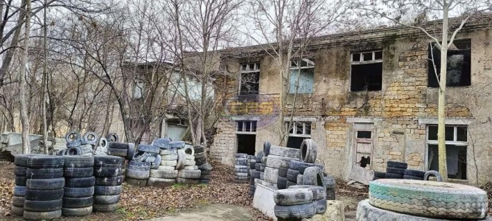 Комерційна будівля під реконструкцію на Слобідці - фото 1