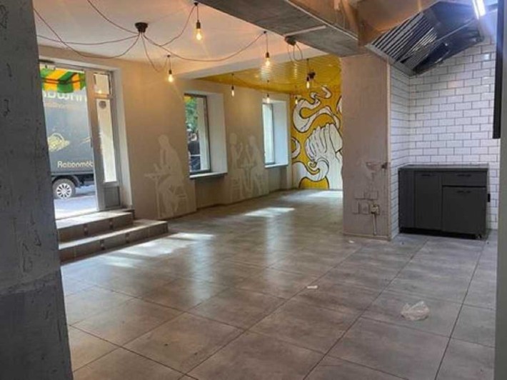 Продажа фасадного помещения-центр. - фото 1