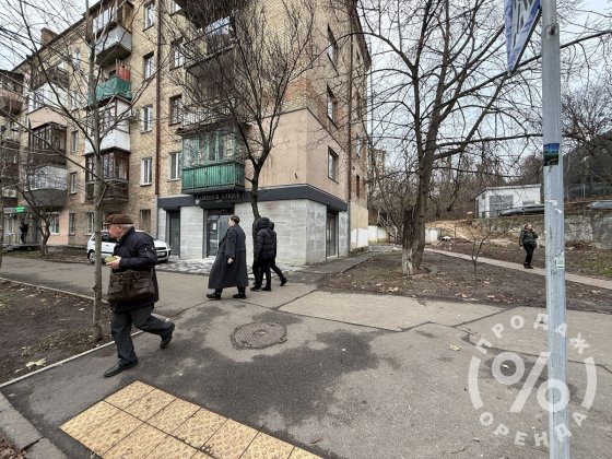 Метро Дружби народів + фасад + орендар Кав'ярня = готовий дохід Киев