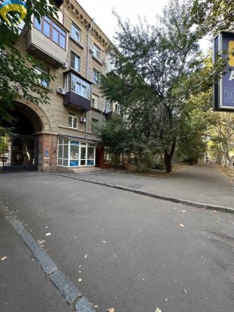 Продам фасадне приміщення на Сегедській - фото 1