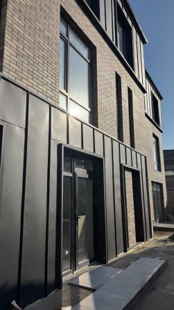 Продам фасадное отдельно стоящее здание со своей территорией - фото 1