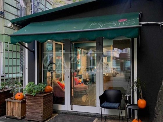 Продаж окремостоячої будівлі в центрі Києва, готовий салон краси Київ