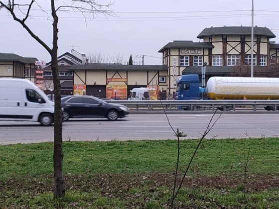 Фасад окружної дороги, готельний комплекс Киев