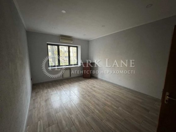 Продам офіс біля інституту КІСІ Солом'янська площа Київ