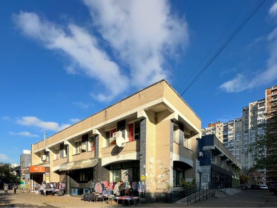 Продаж 240 м2. Фасад. Рампа. Під клініку, магазин, офіс ! Киев