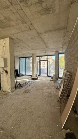 Фасадное помещение, 4 ст Фонтана, Дерби, делимое, без комиссии - фото 1