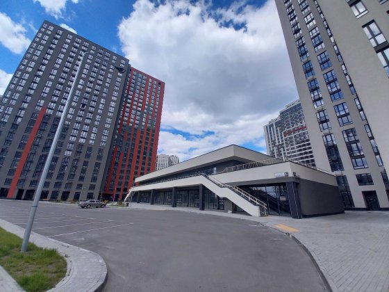 lvl 1,2й поверхи S=315м2 комерція, вітрини, жк Варшавський Плюс метро Киев