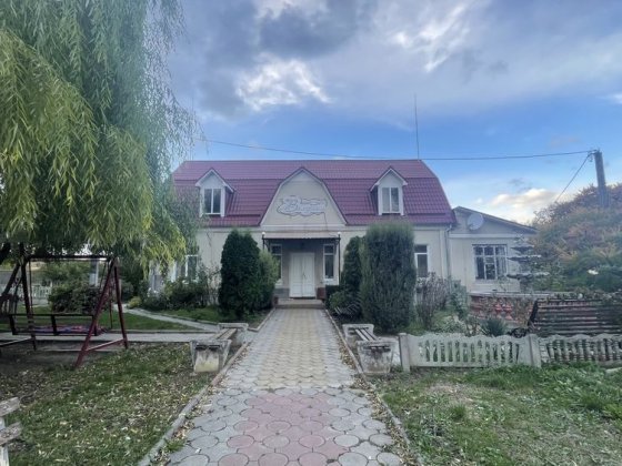 Продам комерційне приміщення діючого кафетерію Тульчин