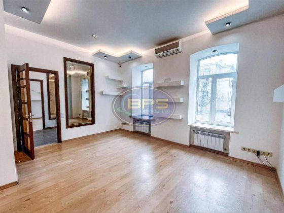 Стильний офіс 76 м² в центрі у продажу Одесса
