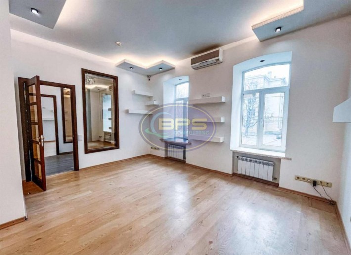 Стильний офіс 76 м² в центрі у продажу - фото 1