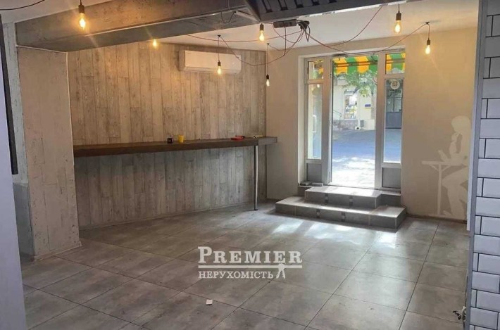 Топовий фасад у Центрі міста! 30 кВт, витяжка та активний трафік - фото 1