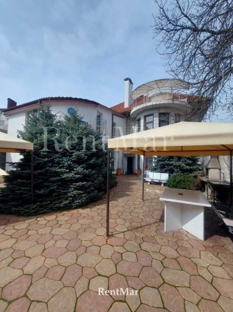 7 ст Б Фонтана 520 м гостиница 14 номеров -студий с кухней и с/у - фото 1