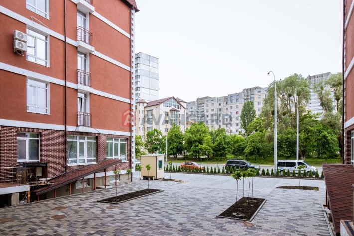 Торг! Продаж приміщення 104.9м2 вул. Д. Луценка 2в - фото 1