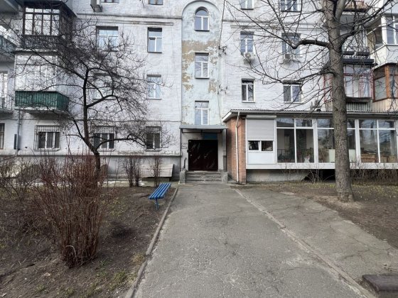 Дорошенко 49 (Чигоріна), 320м2, цоколь, фасадний окремий вхід, 9 каб Киев