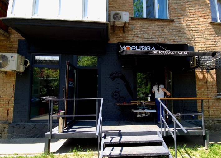 Печерск! Фасад! Проходимость 100%. - фото 1