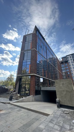 Первый этаж в торговом центре, под супермаркет, 4 Фонтана,без комиссии - фото 1