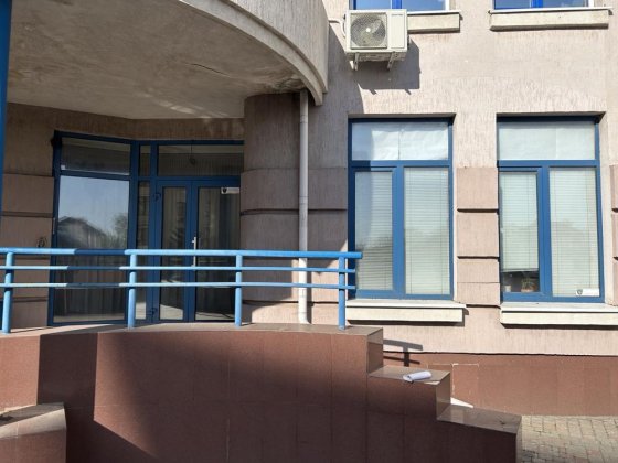 ЖК МЕРСЕДЕС. Продам ГОТОВЫЙ  ОФИС. 1 ЭТАЖ. Под любую коммерцию ! Одеса