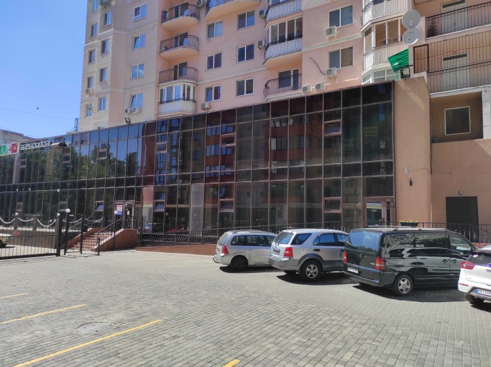 Продам фасадное помещение на Малиновского. 340 м2 - фото 1