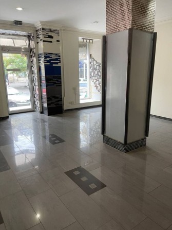 Магазин, косметологія, стоматологія у центрі - фото 1