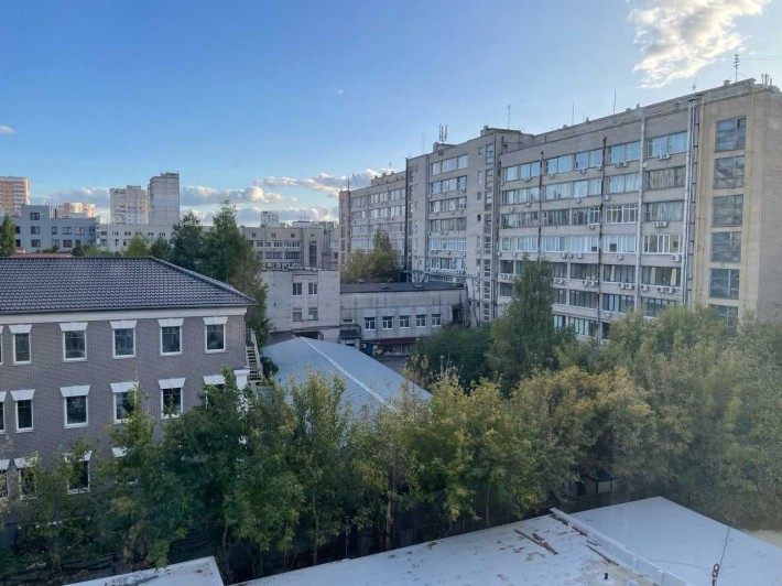 Продам офіс в бізнесцентрі Харківа або поміняю на автомобіль - фото 1