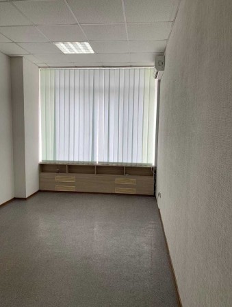 Продам офіс в бізнесцентрі Харківа або поміняю на автомобіль. - фото 1
