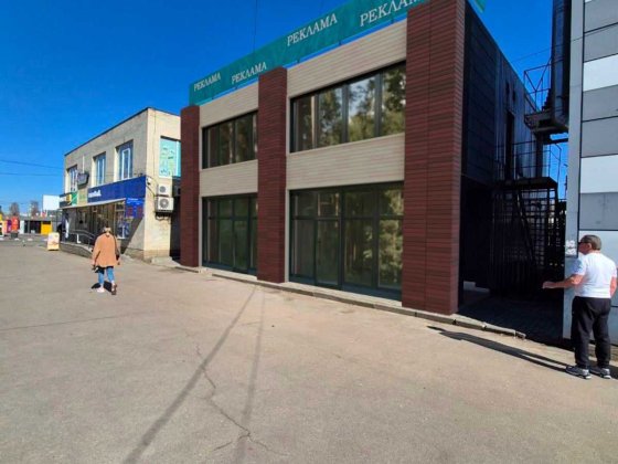 Продам торговое здание, 184 м2, Героев Труда,при выходе из метро Харьков