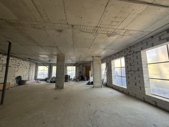 Фасадное угловое помещение в центре, Сальве, Арнаутская/ Литвака - фото 1