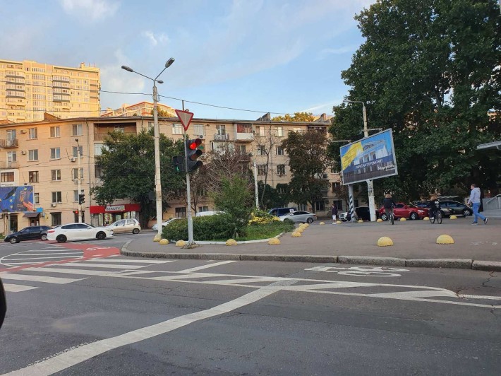 Магазин на пр Леси Украинки (пр-т Гагарина) - фото 1