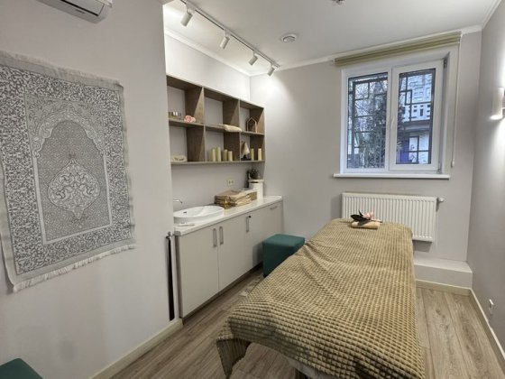 Отдельно-стояший салон красоты на Таирова! Одеса