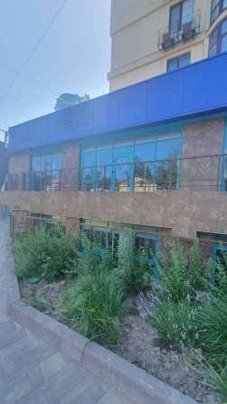 Продам цоколь с окнами, ЖК Аквамарин, 16 Фонтана, дом сдан - фото 1