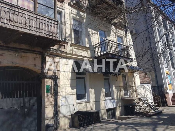 Продажа фасадного помещения в центре города. - фото 1