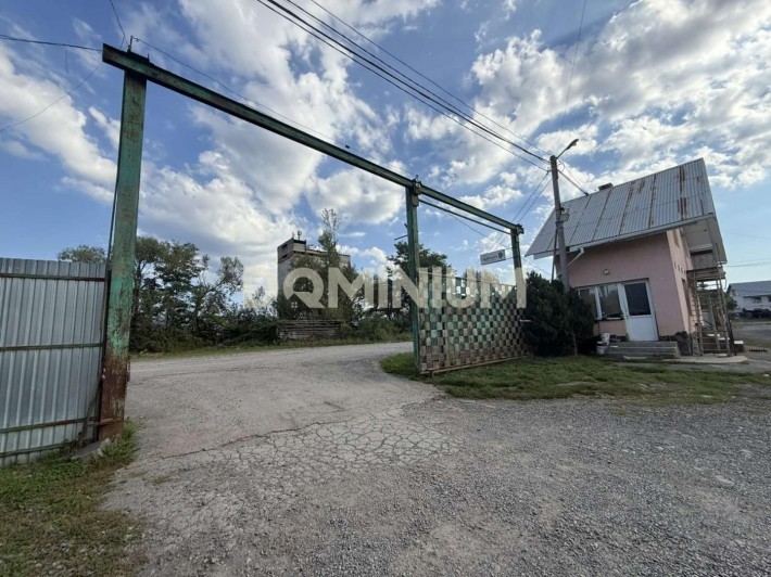 Здається в оренду територія зі складами в м.Іршава - фото 1