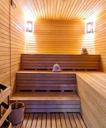 Приміщення комерційного призначення,діючий бізнес,приватизована земля. - фото 1