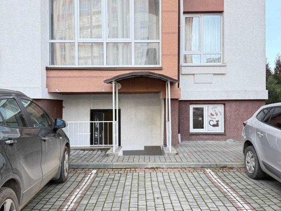 Продаж комерційного приміщення у ЖК КАЛИНОВА СЛОБОДА 1 І.П Крихівці