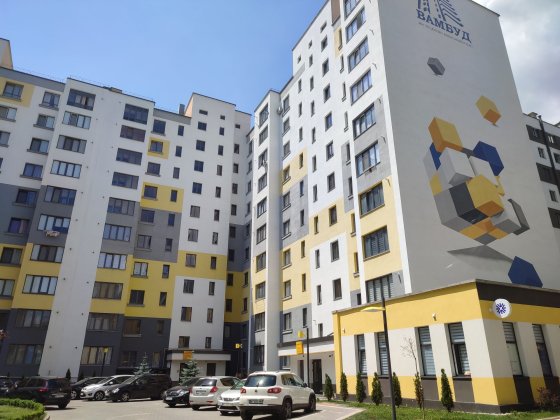 ПРОДАМ або ЗДАМ в ОРЕНДУ цоколь, комерція, кладовка. Комерційне приміщ Крихівці