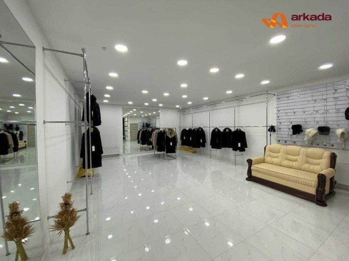 Продаж комерційне приміщення в центрі м.Тисмениця вільного призначення - фото 1