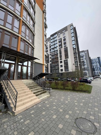 Продаж комерційне приміщення у ЖК «Паркова алея» — фасадний вхід - фото 1