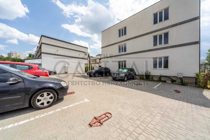 Продається 3-поверховий  ( будинок квартирного типу) на 23 квартири. - фото 1