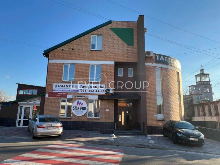 Продаж фасадної комерційної будівлі  850 м.кв. Софіївська Борщагівка - фото 1