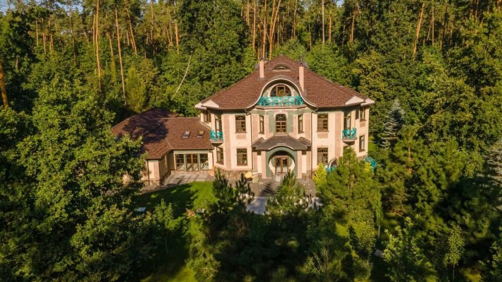 Ворзель Окрема  Будівля - фото 1