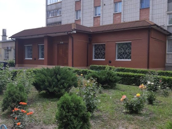 Продам комерційне приміщення під клініку, офіс, салон магазин 320 м.кв Рокитное