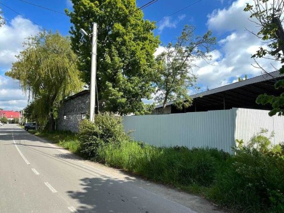 Продаж комплексу споруд  у Брюховичах Брюховичі