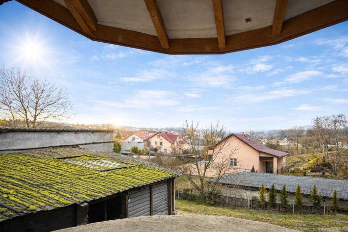 Продаж комерційного об'єкта в центрі с.Зимна Вода, біля Львова - фото 1